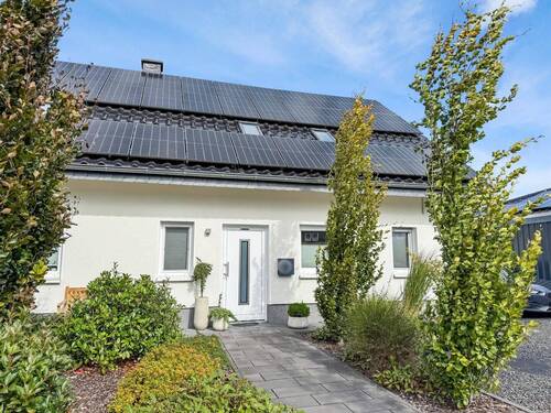 Hauseingangsbereich - 6 Zimmer Einfamilienhaus zum Kaufen in Lippstadt