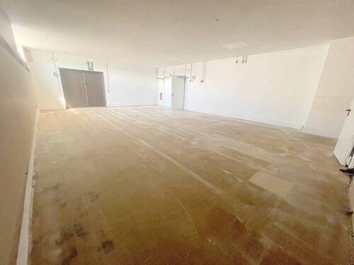 AnKaSa Immobilien GmbH_Maklerempfehlung Leipzig Markkleeberg Markranstädt Borna_Gewerbefläche Verkaufsfläche Lagerhalle_Nebenfläche Warenempfang - 