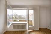 Balkonzimmer - Bezugsfreie Traumwohnung in Steglitz - 2 Zimmer, sonniger Südbalkon & perfekter Grundriss!