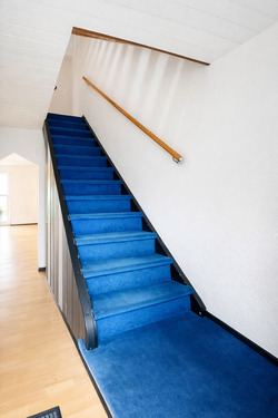 Treppenhaus - Reihenmittelhaus mit 76,00 m&sup2; in Gelsenkirchen zum Kaufen