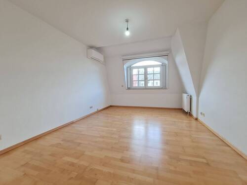 20260512_103719.jpg - Etagenwohnung mit 90,00 m&sup2; in Frankfurt am Main zur Miete