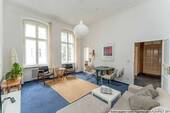 Wohnzimmer - Bezugsfreie 2-Zimmer Altbauwohnung im ruhiges Gartenhaus