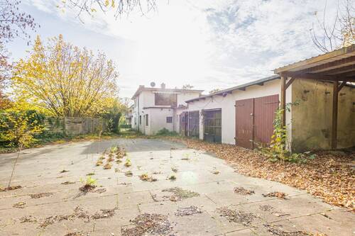 Spätere Rasenfläche - 