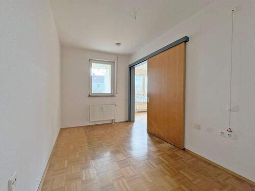 Schlafzimmer - 2 Zimmer Etagenwohnung in Friedrichshafen