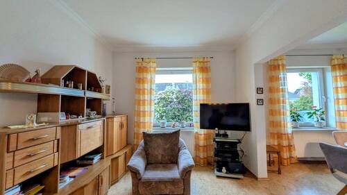 Wohnzimmer - 4 Zimmer Doppelhaushälfte in Bremen