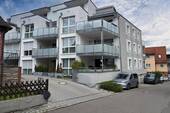Außenansicht - Moderne 4½-Zimmer-Wohnung mit zwei Terrassen, Aufzug & zwei Stellplätzen in ruhiger Lage