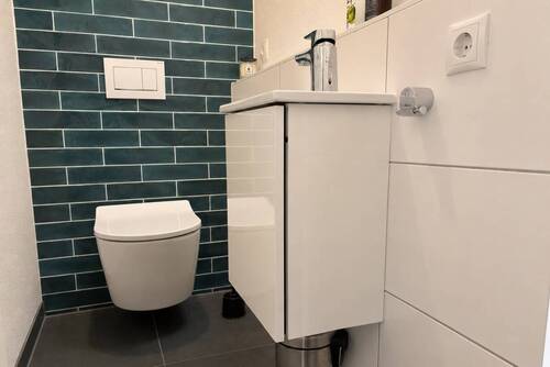 WC - 