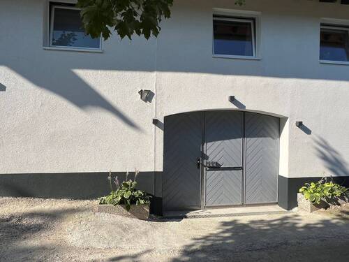 Hofzugang - 6 Zimmer Doppelhaushälfte in Garmisch-Partenkirchen