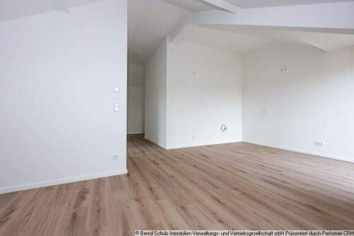 7 Wohnzimmer mit Küche - 