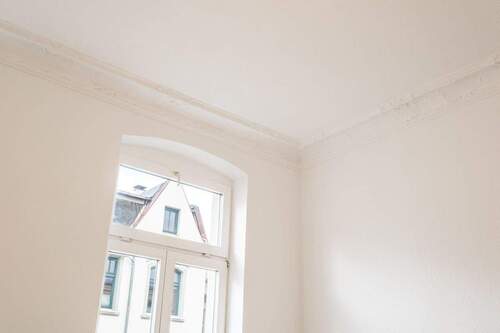 Deckenstuck - 2 Zimmer Etagenwohnung in Schwerin