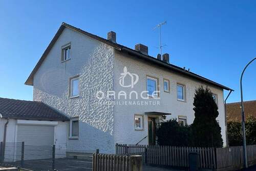 Aussensicht Nord-Ost - Mehrfamilienhaus, Wohnhaus mit 234,00 m&sup2; in Moorenweis zum Kaufen