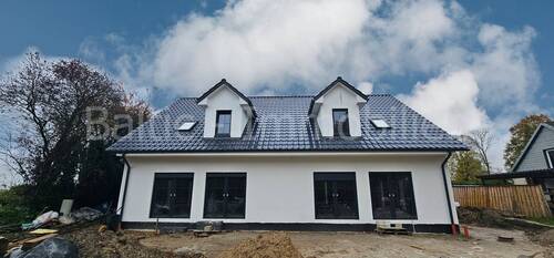 Hausansicht - 4 Zimmer Doppelhaushälfte in Mönkhagen