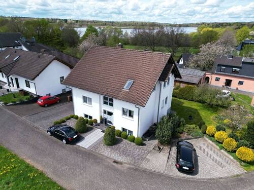 Panorama - Hochwertiges 3-Parteienhaus in ruhiger Wohnlage - Naturnah - Energieeffizienzklasse A - Wärmepumpe