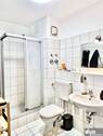 Bad mit Dusche - 