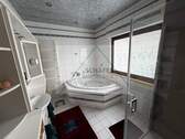 Bad mit Eckbadewanne - 