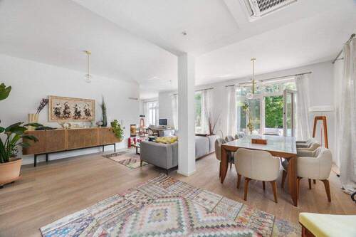 Wohnzimmer - 6 Zimmer Doppelhaushälfte in Grünwald