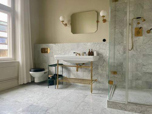 Bad mit Dusche - 