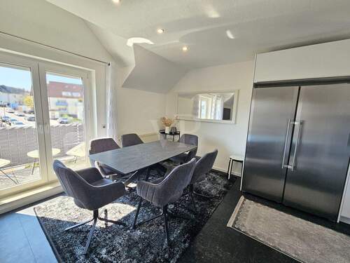 Lichtdurchfluteter Essbereich - Etagenwohnung mit 92,70 m² in Usingen zum Kaufen