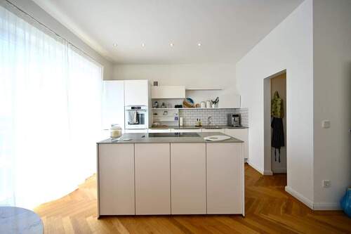Hochwertige EBK auf Wunsch - Etagenwohnung mit 98,40 m&sup2; in München zum Kaufen
