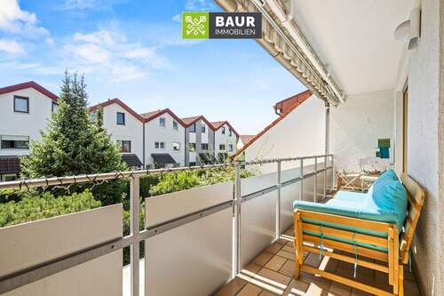 Sonniger Balkon im OG - 