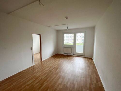 Wohnzimmer - 2 Zimmer Etagenwohnung in Gera