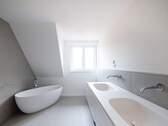 Bad en Suite mit freistehender Badewanne und Doppelwaschbecken... - 