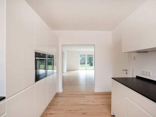 ...mit Blick zum Wohnbereich - 