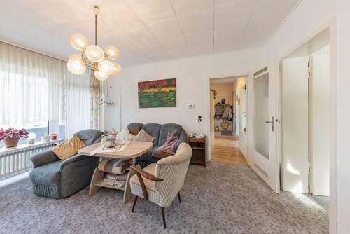 Wohnbereich mit Loggia - 3 Zimmer Etagenwohnung zum Kaufen in Ennepetal