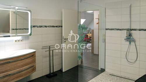 barrierefreies Duschbad im Obergeschoss - 