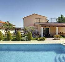 Moderne Wohlfühloase mit großem Grundstück in Medulin