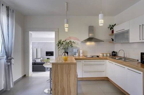 3 - Einfamilienhaus mit 300,00 m&sup2; in Medulin zum Kaufen