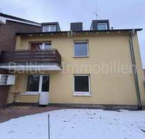 große Doppelhaushälfte mit Vollkeller - Neustadt in Holstein