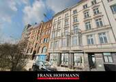 V10787 Titelbild - Altbaucharme trifft Elbblick : Exklusive und moderne 3-Zimmer-Wohnung auf St. Pauli.