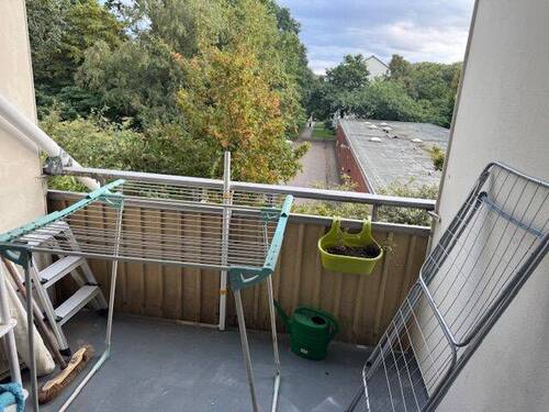 Balkonblick - Etagenwohnung mit 50,00 m² in Bremen zum Kaufen