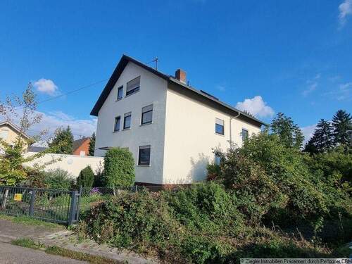 01 Ansicht Straßenseite - Sehr gepflegtes, freisteh. 3-Fam.-Haus mit idyllischem Garten, MA-Friedrichsfeld - 300-4012