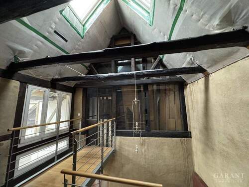 D3B163AA-27F8-4B7E-899E-953F072EF86F 1 105 c - 