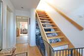 Diele mit Treppe - 