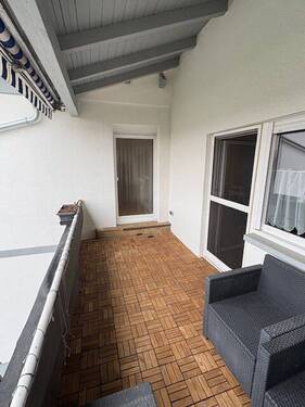 schöner gemütlicher Balkon im 1. OG - 