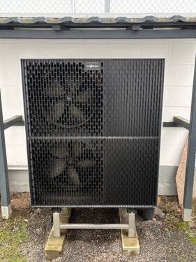große Luft-Wärme-Pumpe mit PV-Anlage und 10KW Speicher - 