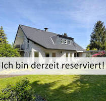 ==Charmantes Einfamilienhaus mit Doppelgarage in Augustdorf==