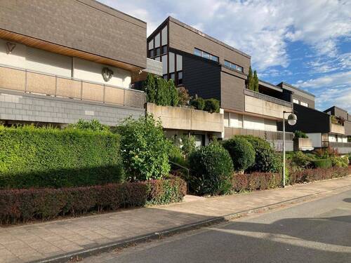Außenansicht - 2-Zi Eigentumswohnung in attraktiver Lage: 81 m² , ca. 15 m² Balkon, Garage