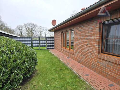 Tor zum hinteren Teil des Grundstückes - 