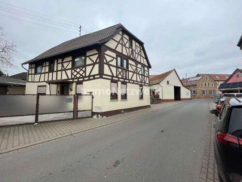 Bild 3 - 7 Zimmer Mehrfamilienhaus, Wohnhaus in Weinsheim