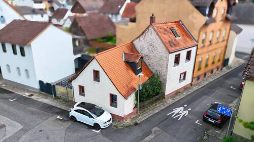 Drohne 1 - Charmantes Zweifamilienhaus in Hanau - Wohnen in zweiter Reihe zum Main