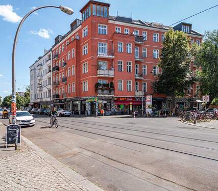 Hausansicht - 2 Zimmer Etagenwohnung zum Kaufen in Berlin