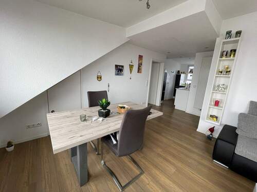 Essbereich DG, Blick Ri. Küche - 