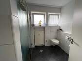 Bad im EG mit Tageslicht und barrierefrei - 