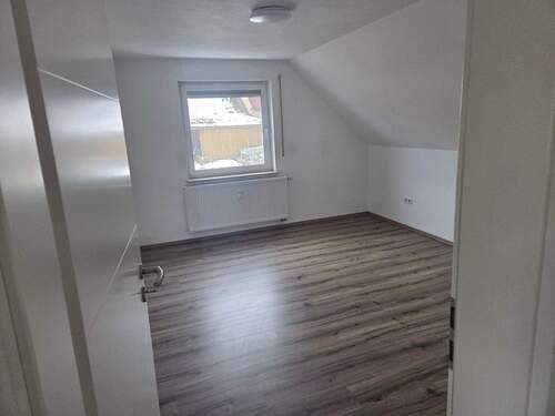 20260202_114221.jpg - 4 Zimmer Etagenwohnung zur Miete in Adelshofen