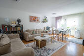 Wohnzimmer - Attraktive 3-Zimmer-Wohnung mit Terrasse in ruhiger Lage
