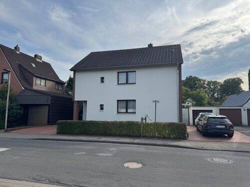 Ansicht - 6 Zimmer Einfamilienhaus zum Kaufen in Delmenhorst